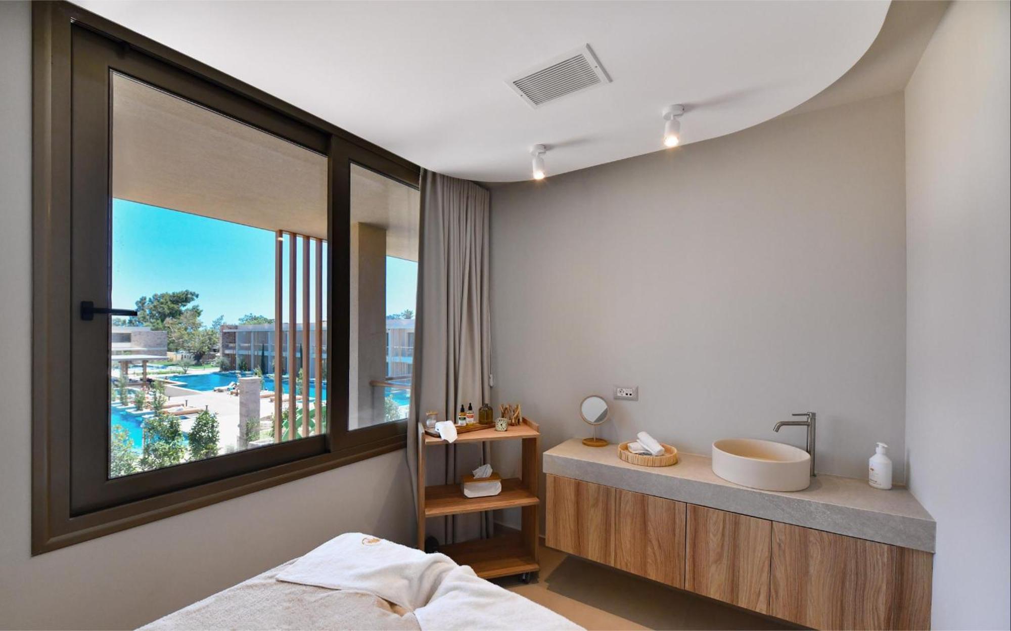 Royal Pearl Island Chios Hotel And Spa Екстериор снимка